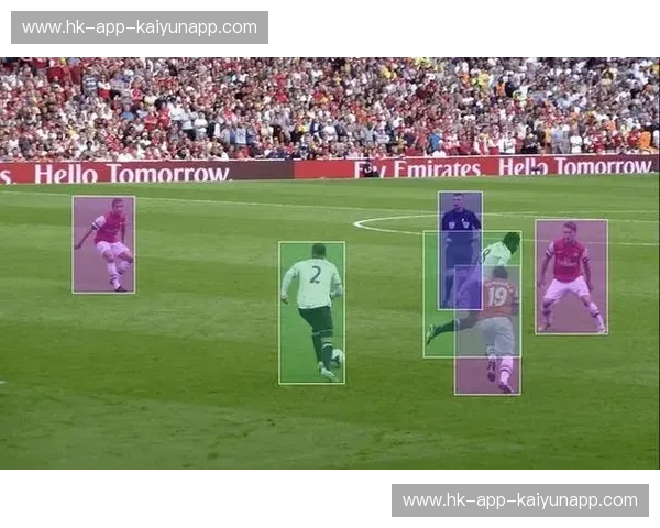 开云体育红黄牌对比：揭示足球比赛中的关键差异与影响